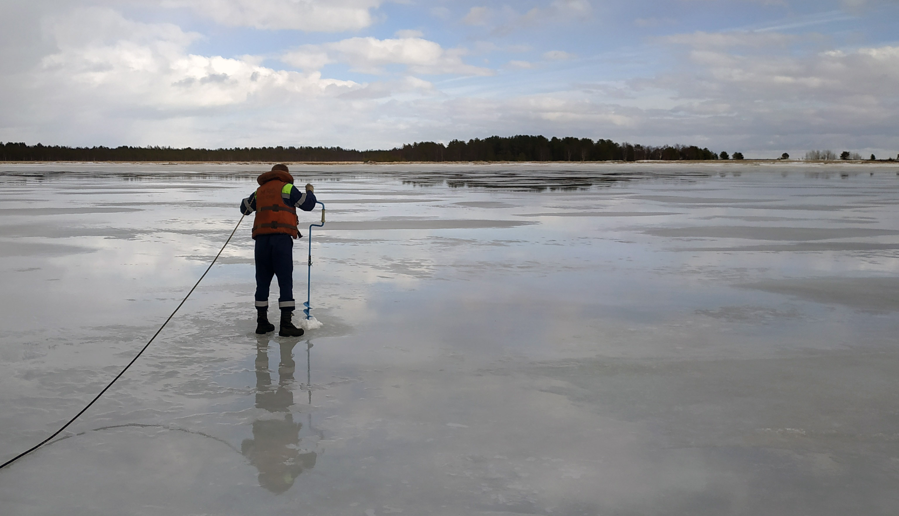 В Северодвинске оценили состояние льда на водоёмах